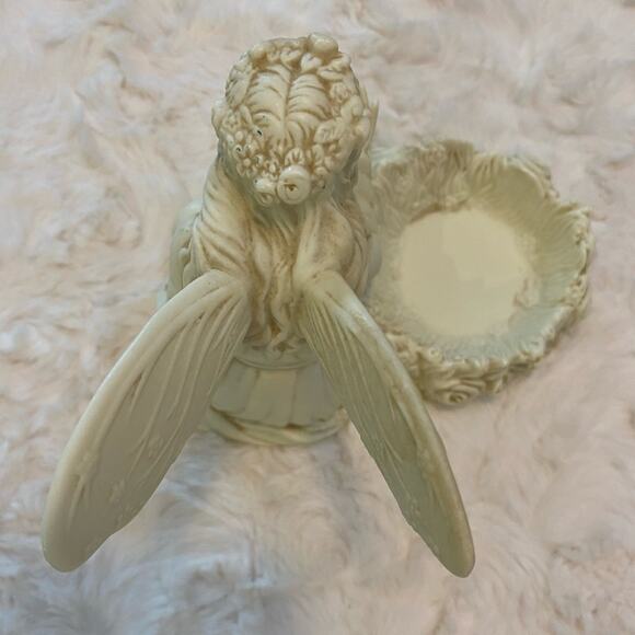 Partylite Ariana Fairy Blowing Kisses Porcelain Tea Light Candle Holder - Picture 6 of 11
